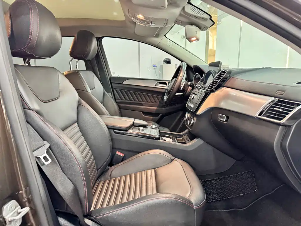 Mercedes-Benz GLE Coupe AMG 2018 — фото 10