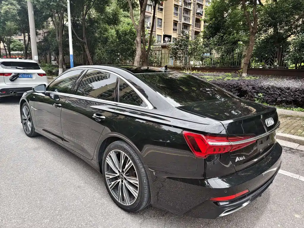 Audi A6L 2022