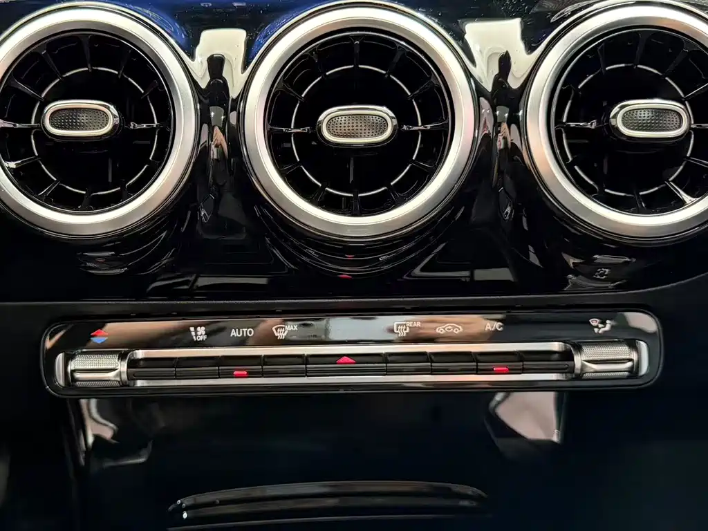 Mercedes-Benz A-Class 2023 — фото 19