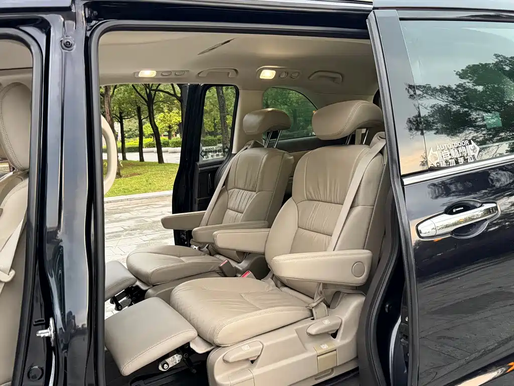 Honda Odyssey 2015 — фото 12