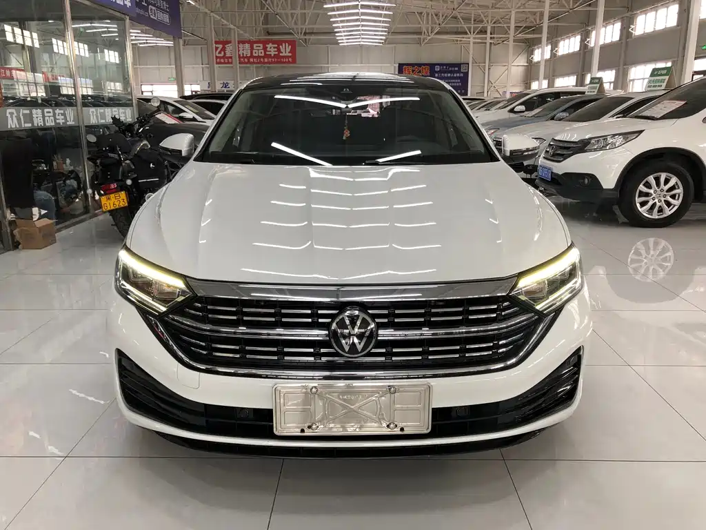 Volkswagen Sagitar 2022