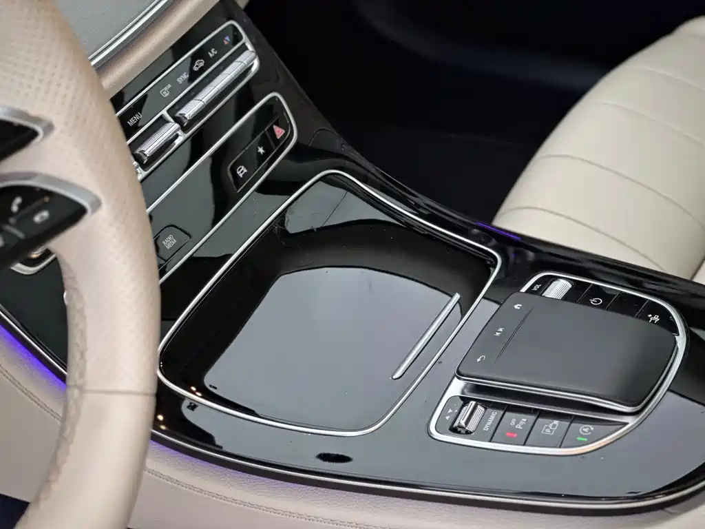 Mercedes-Benz E-Class 2023 — фото 13