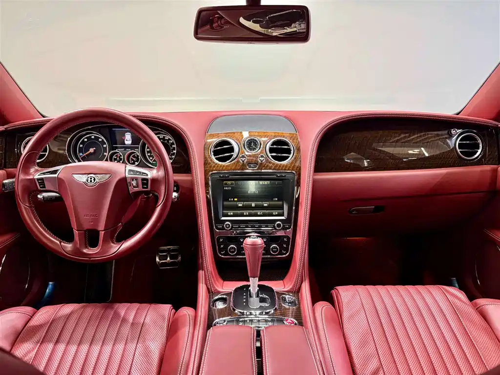 Bentley Flying Spur 2018 — фото 14
