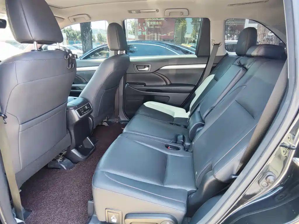 Toyota Highlander 2018 — фото 14