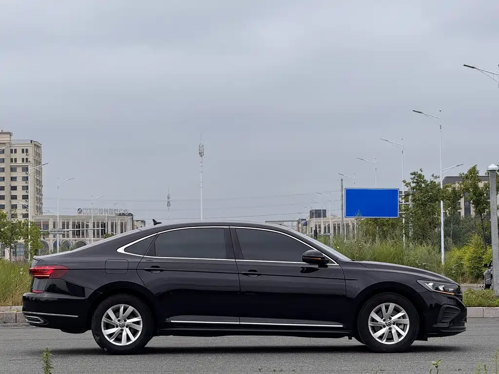 Volkswagen Passat 2023