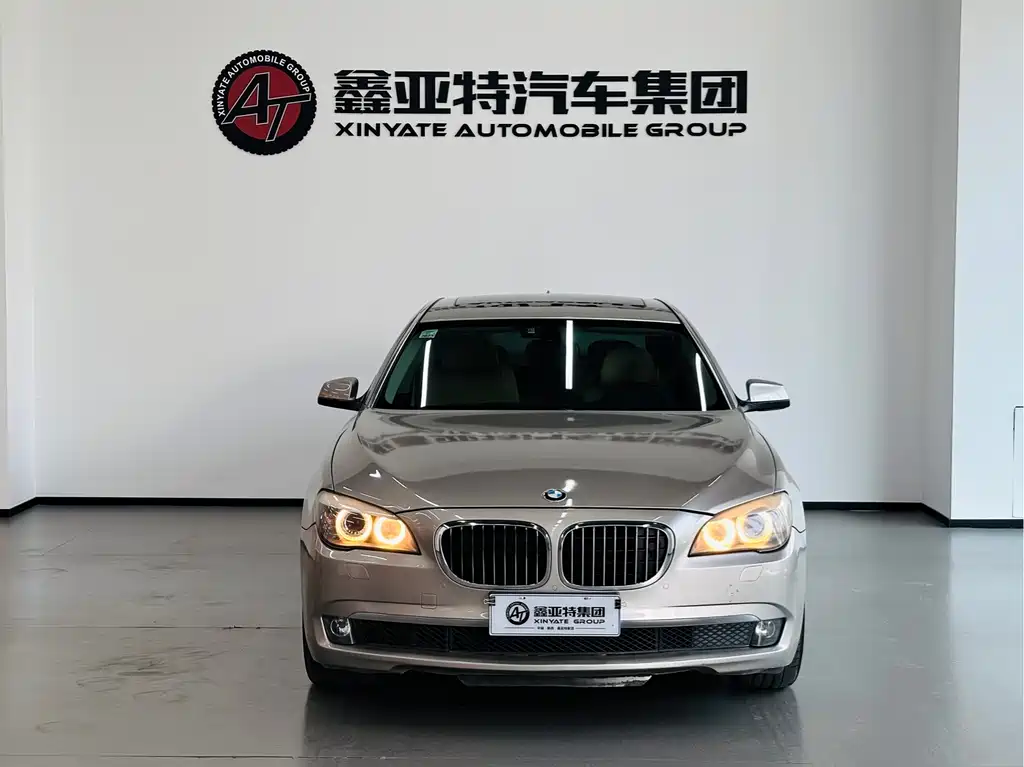 BMW 7 Series 2012 — фото 2