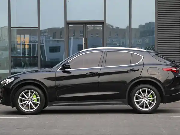 Alfa Romeo Stelvio 2017