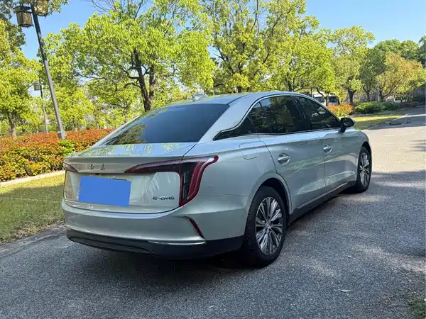 Hongqi E-QM5 2023