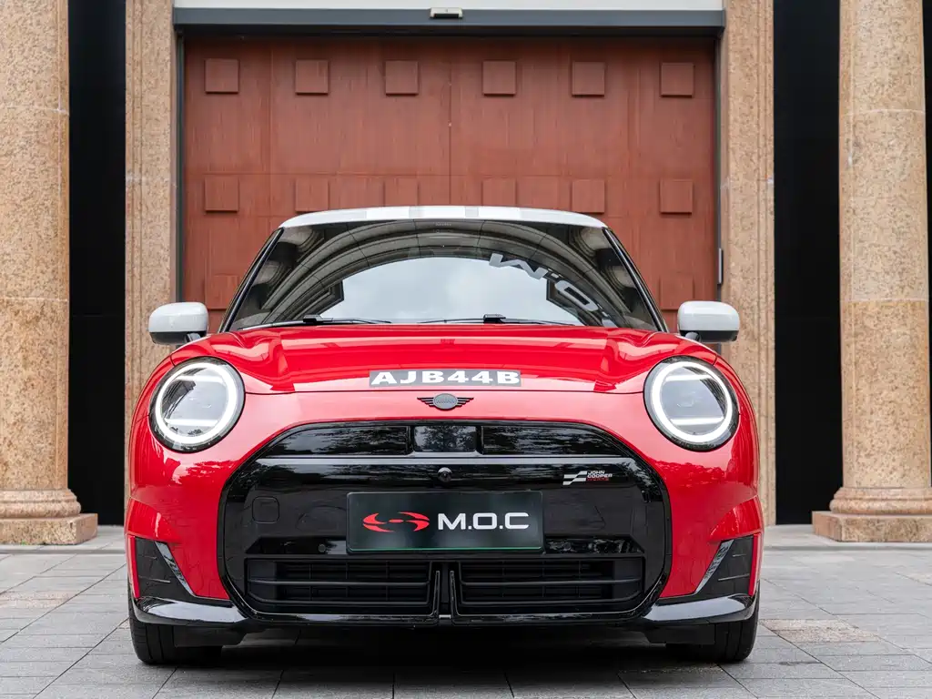 MINI JCW EV 2025 — фото 2