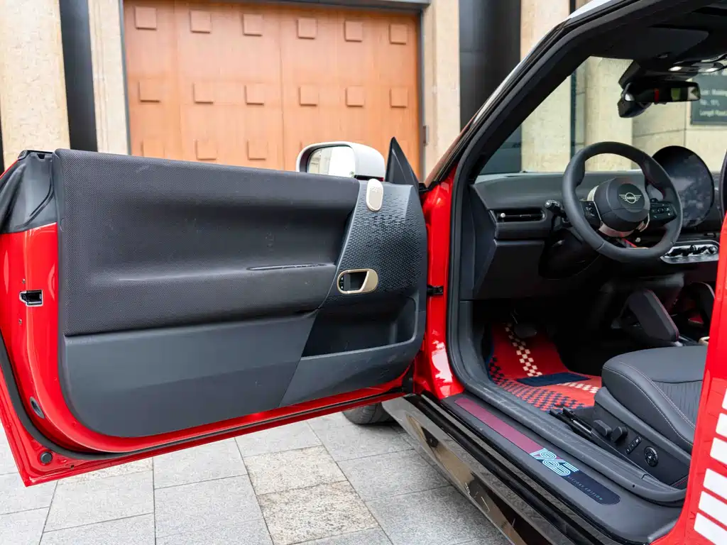 MINI JCW EV 2025 — фото 10