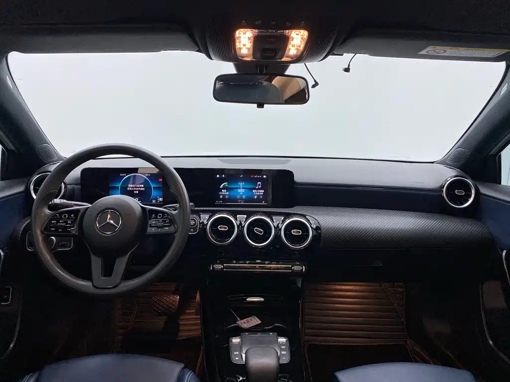Mercedes-Benz A-Class 2022 — фото 12