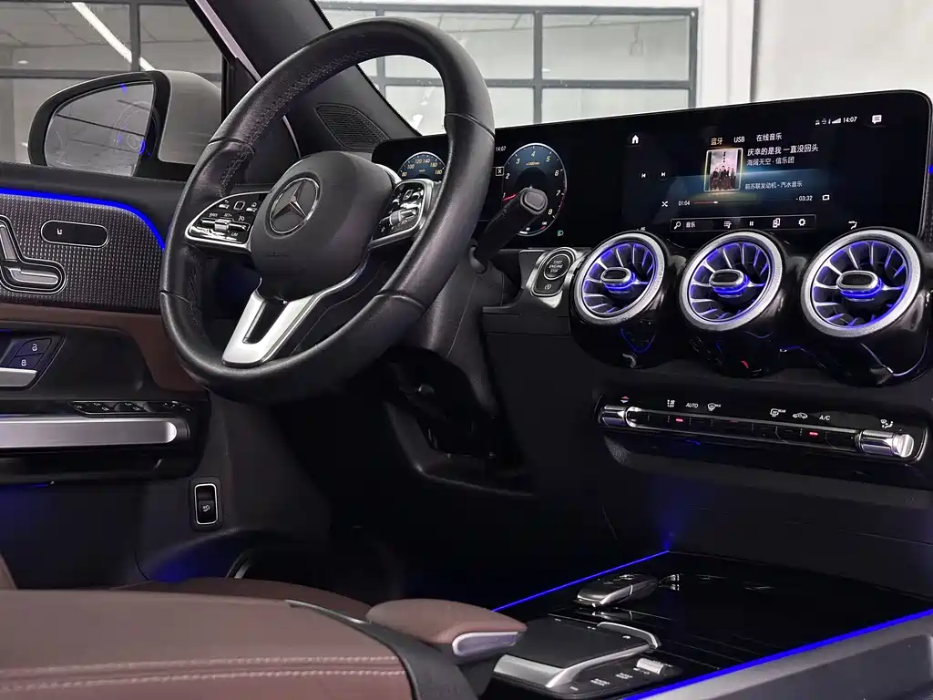 Mercedes-Benz GLB 2021