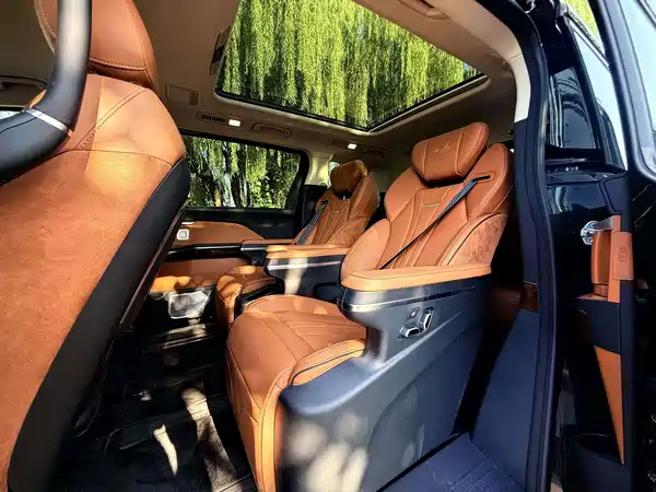 Hongqi HQ9 2023