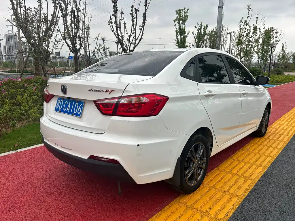Changan Eado DT 2021 — фото 12