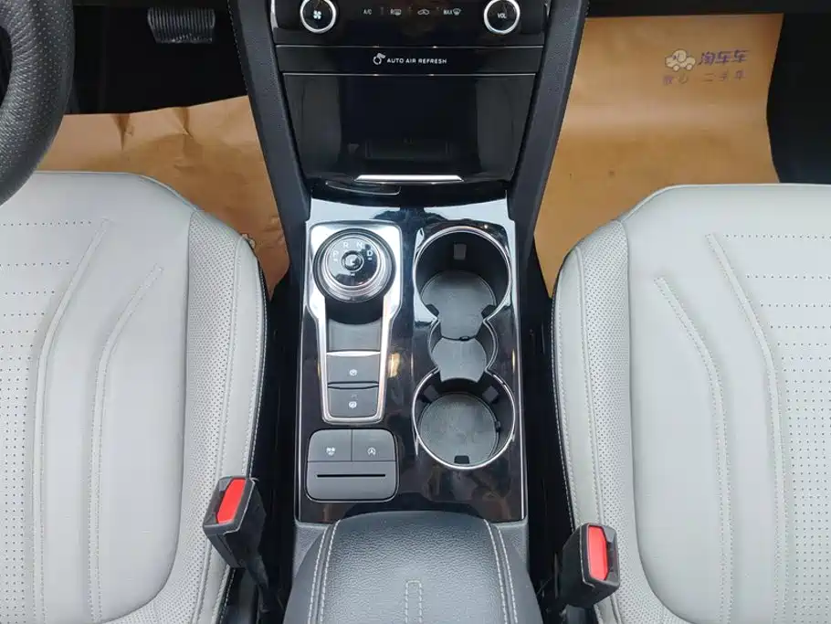 Ford Edge 2023 — фото 16