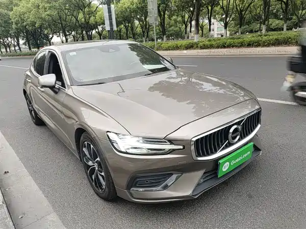 Volvo S60 2022