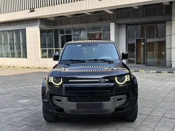Land Rover Defender 2021