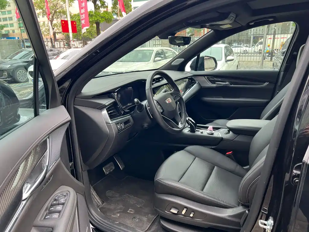Cadillac XT6 2026 — фото 10