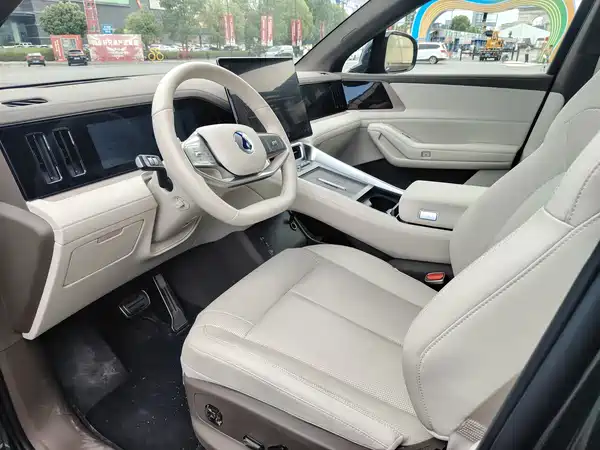 Denza N8L 2025