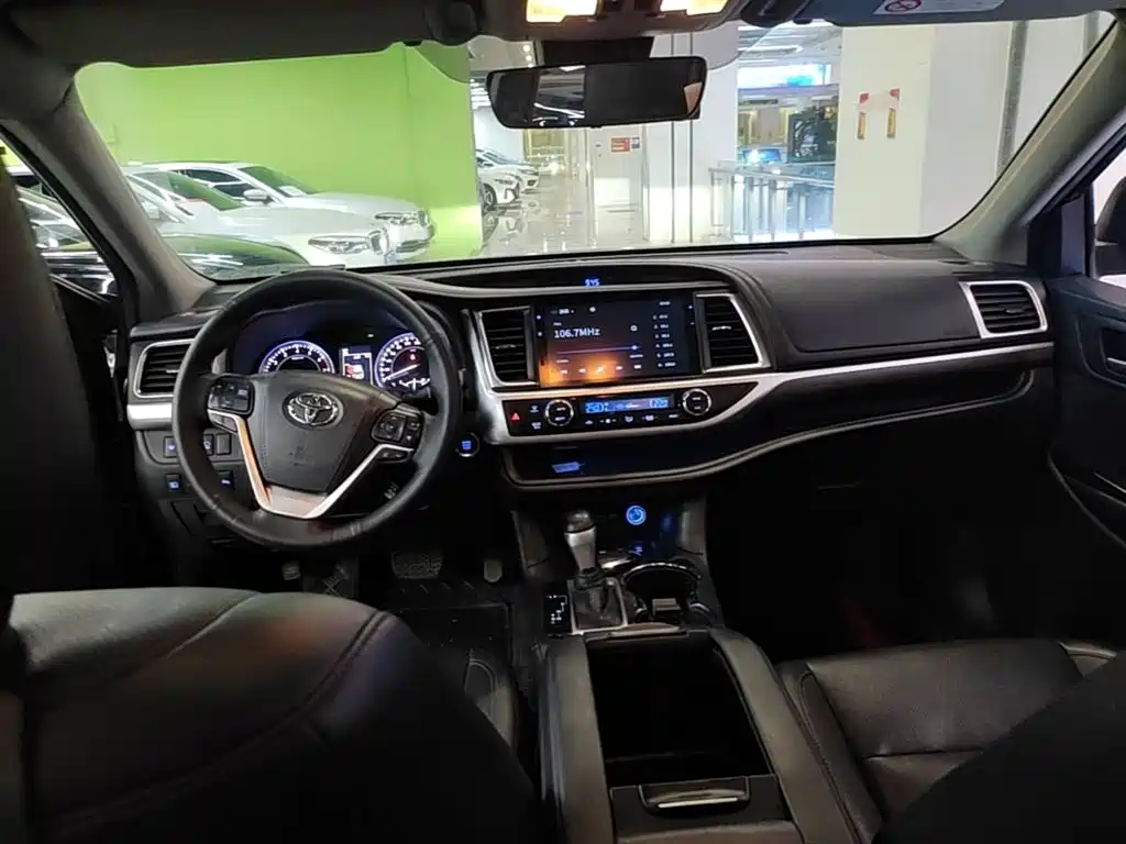 Toyota Highlander 2020 — фото 10
