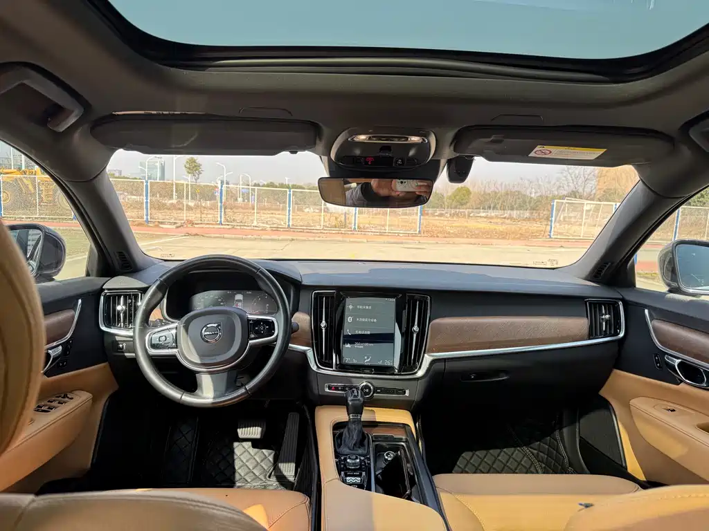 Volvo S90 2019 — фото 16