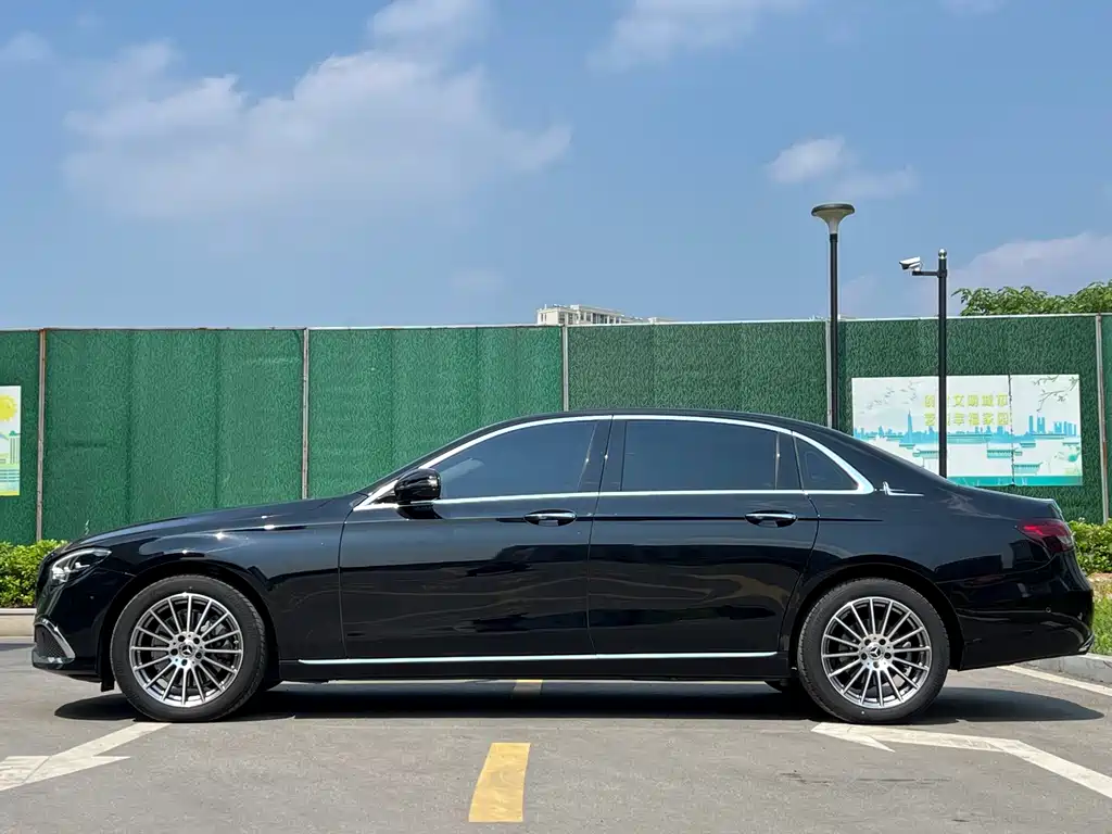 Mercedes-Benz E-Class 2023 — фото 3