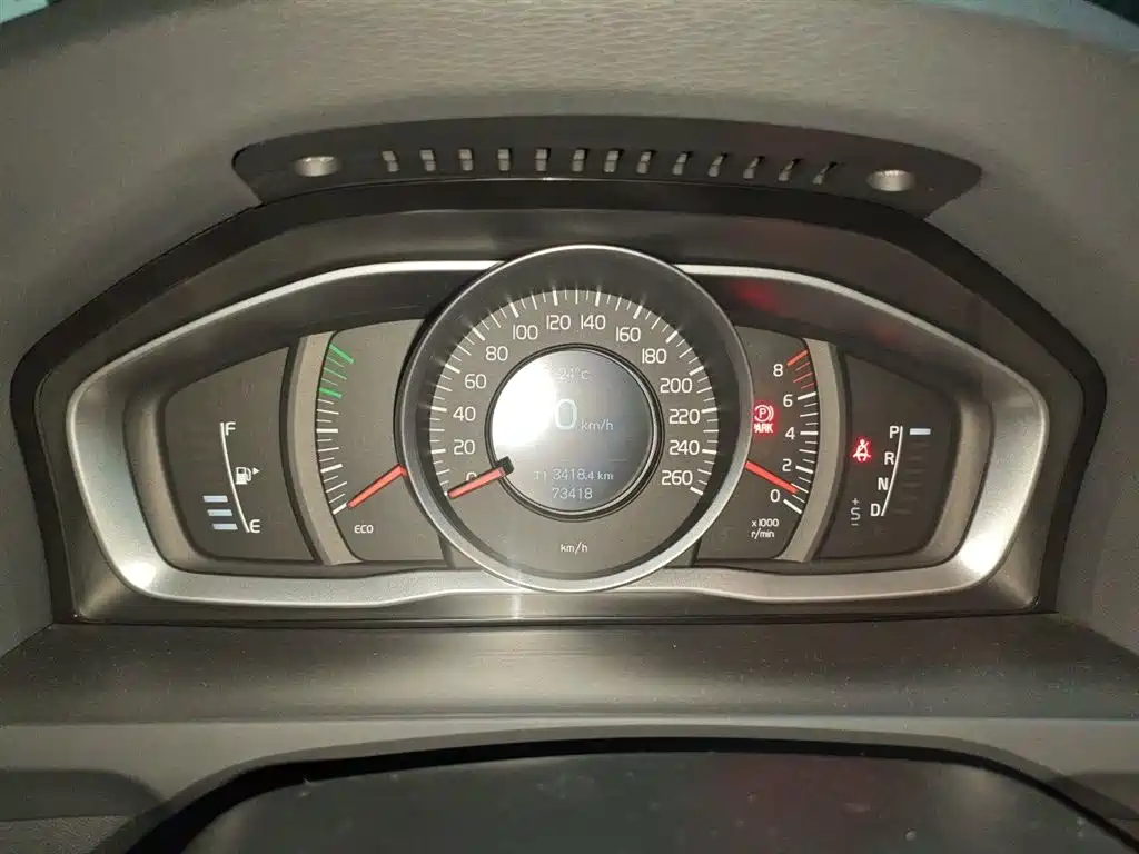 Volvo S60 2014 — фото 12