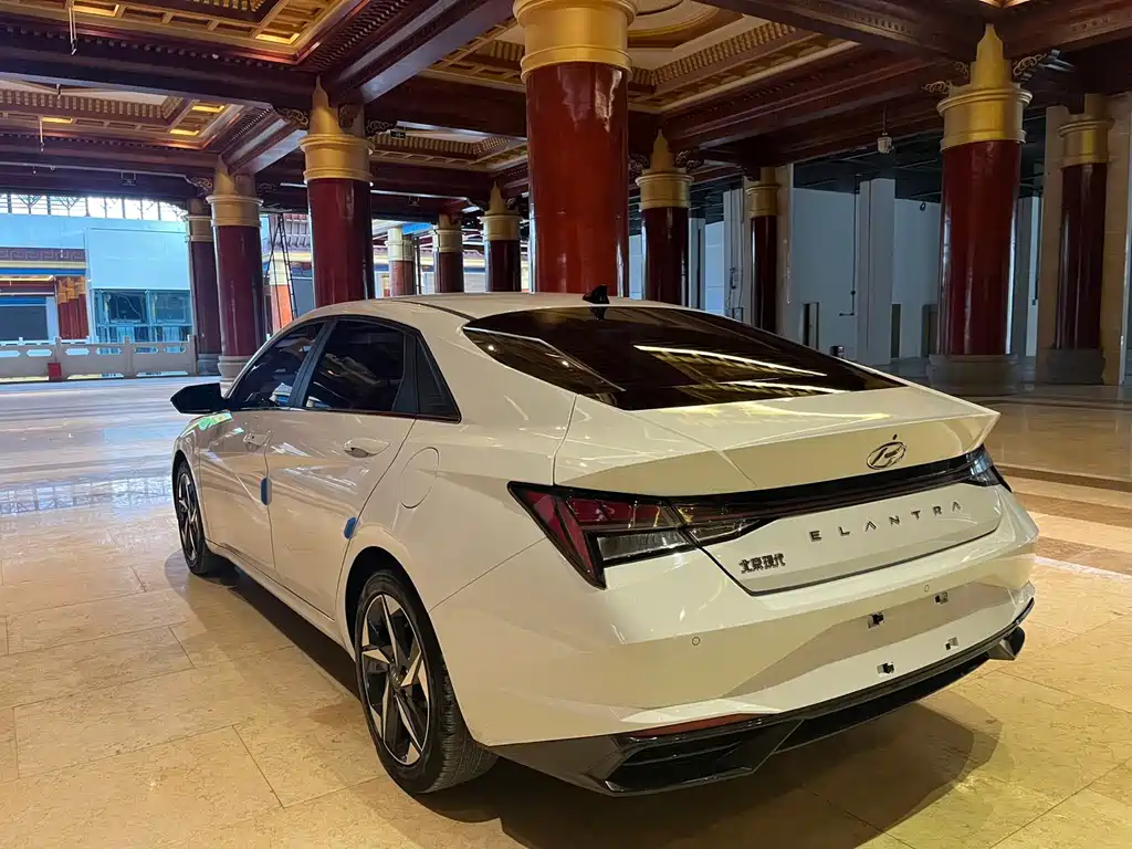 Hyundai Elantra 2023