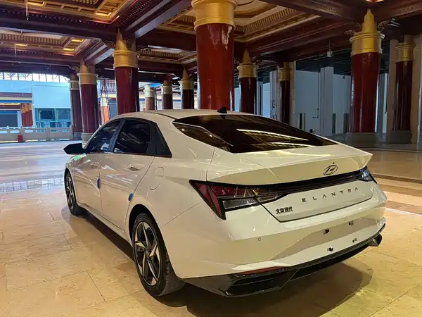 Hyundai Elantra 2023
