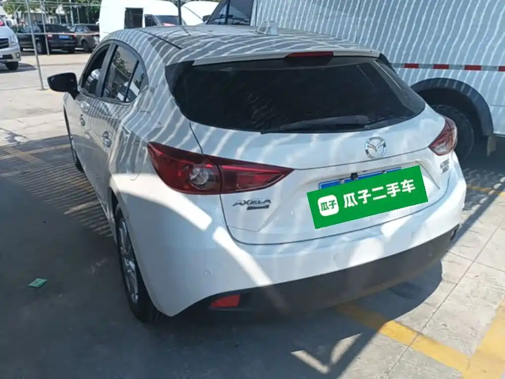 Mazda 3 Axela 2016