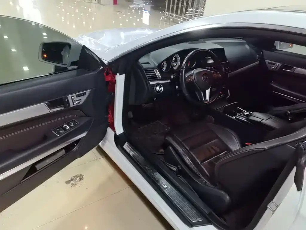 Mercedes-Benz E-Class 2016 — фото 16