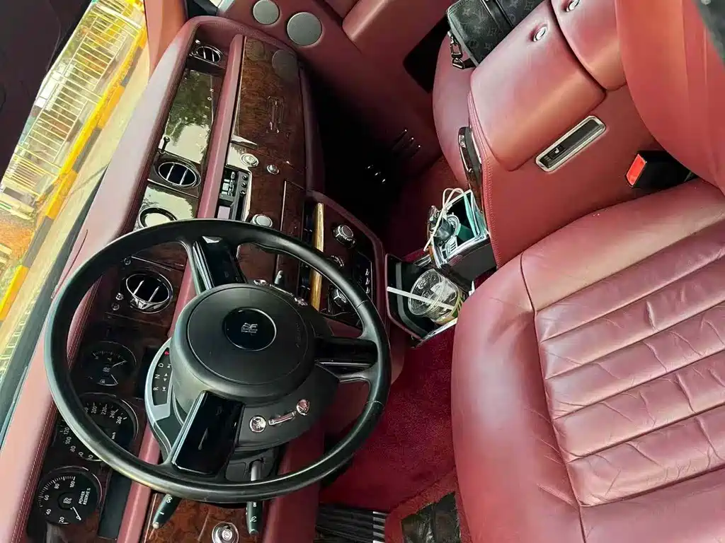 Rolls-Royce Phantom 2012 — фото 8