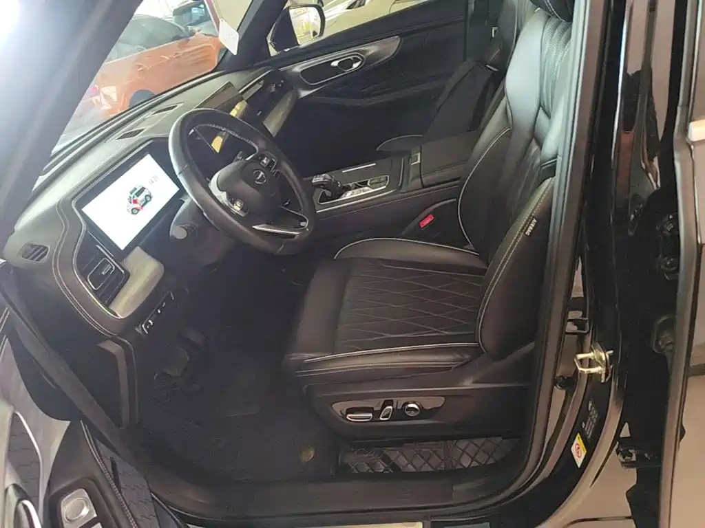 GAC Trumpchi GS8 2024 — фото 15