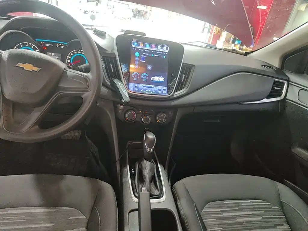 Chevrolet Cavalier 2018 — фото 13