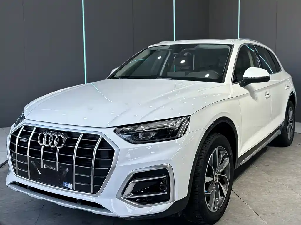 Audi Q5L 2024 — фото 1
