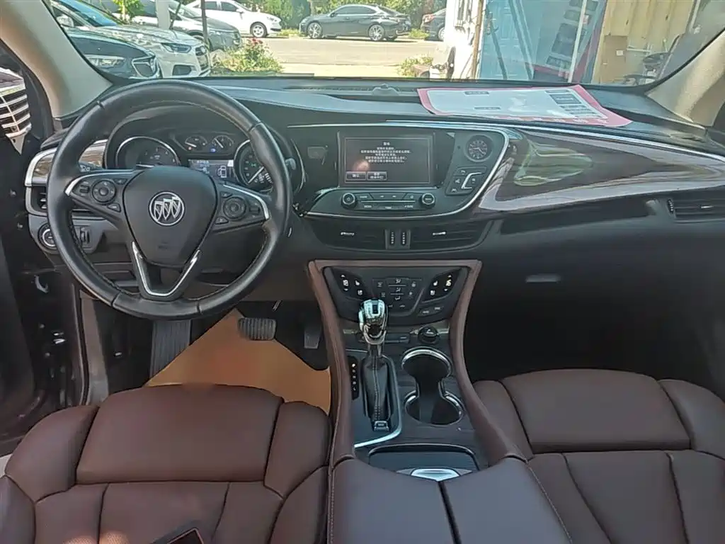 Buick Envision Plus 2017 — фото 10