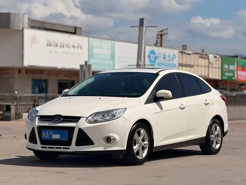 Ford Focus 2015 — фото 1