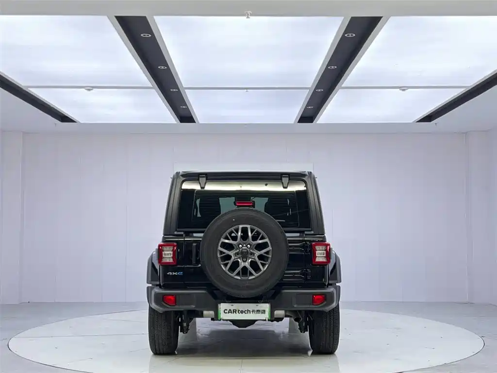 Jeep Wrangler PHEV 2023 — фото 4