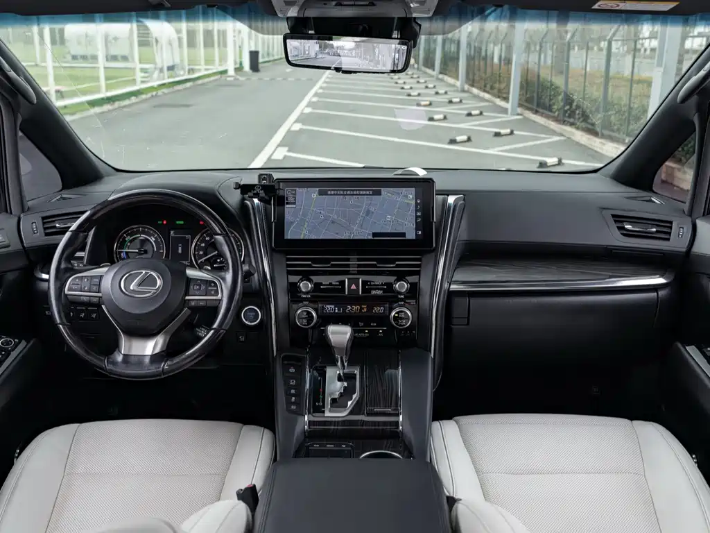 Lexus LM 2022 — фото 10