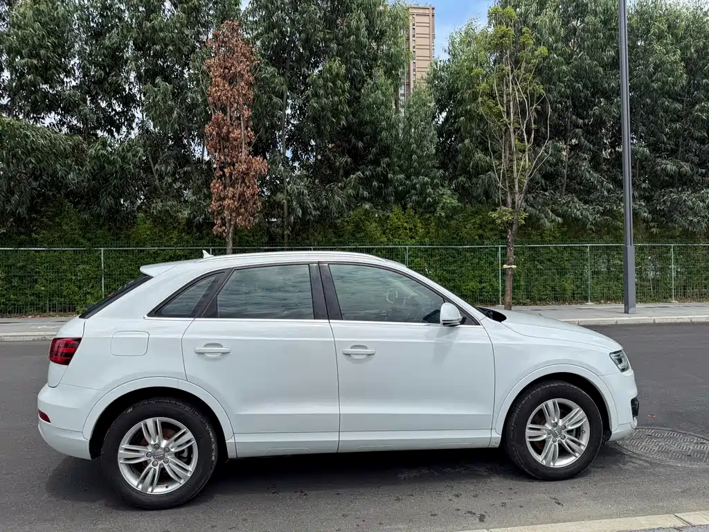 Audi Q3 2015 — фото 22