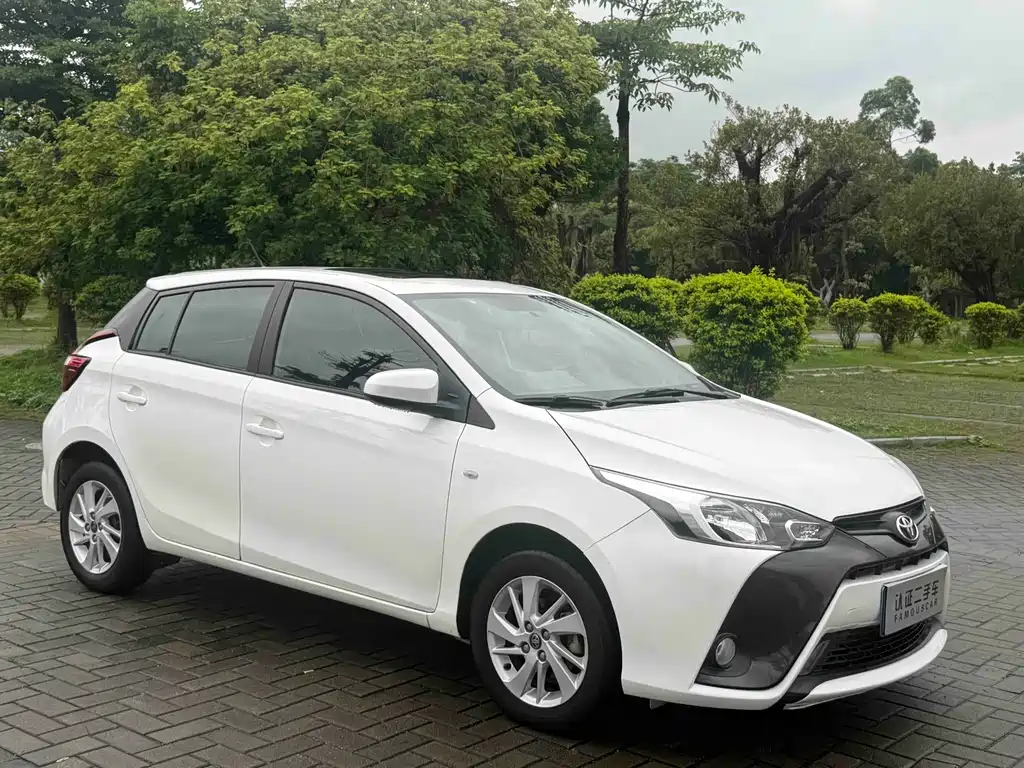 Toyota Yaris L 2017 — фото 3