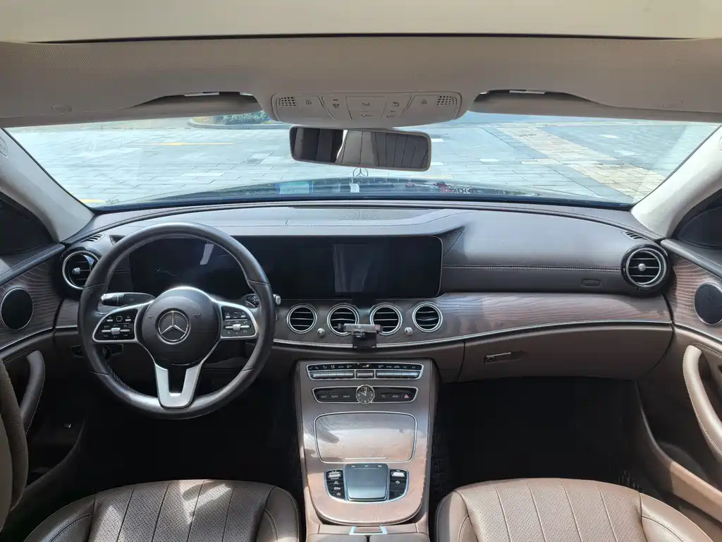 Mercedes-Benz E-Class 2020 — фото 16