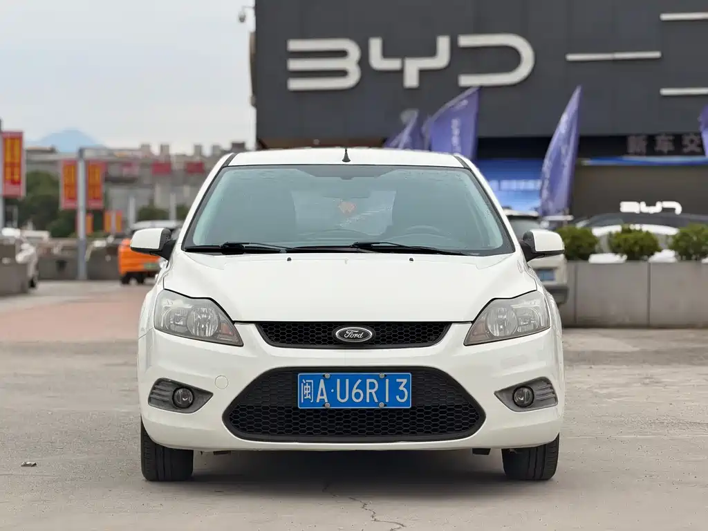 Ford Focus 2015 — фото 2