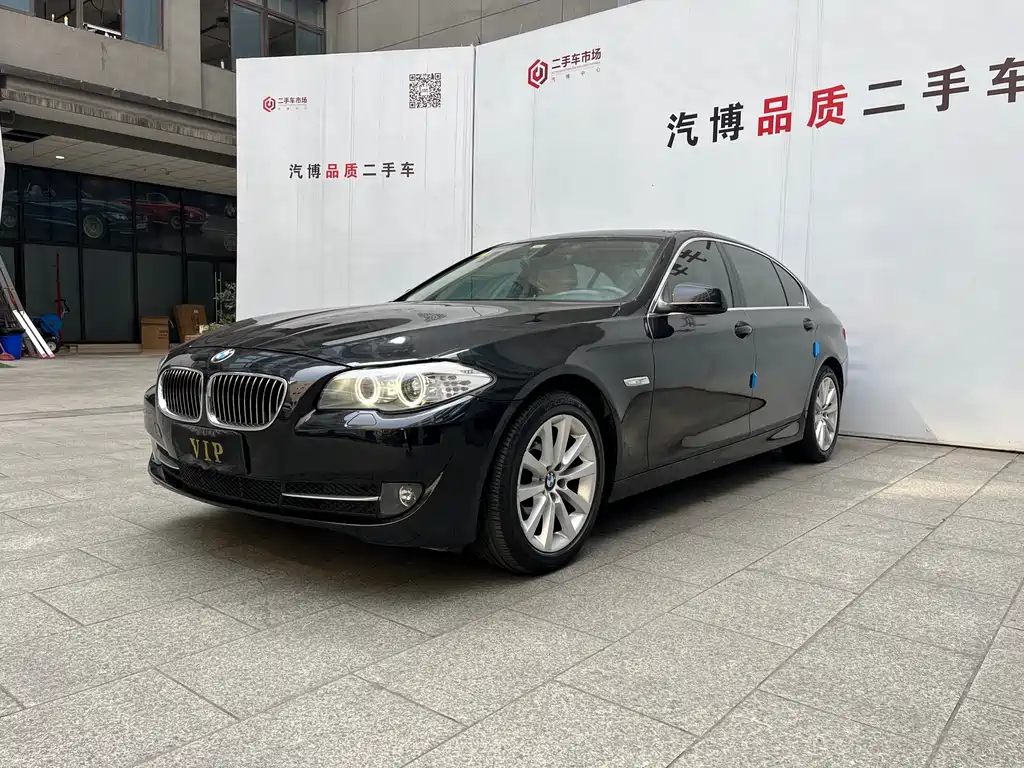 BMW 5 Series 2012 — фото 1