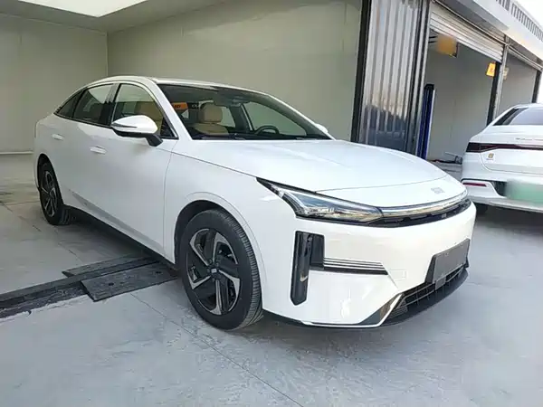 Geely Galaxy L6 2025