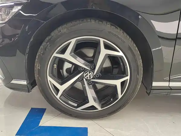 Volkswagen Magotan 2025