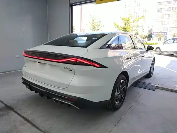 Geely Galaxy L6 2025