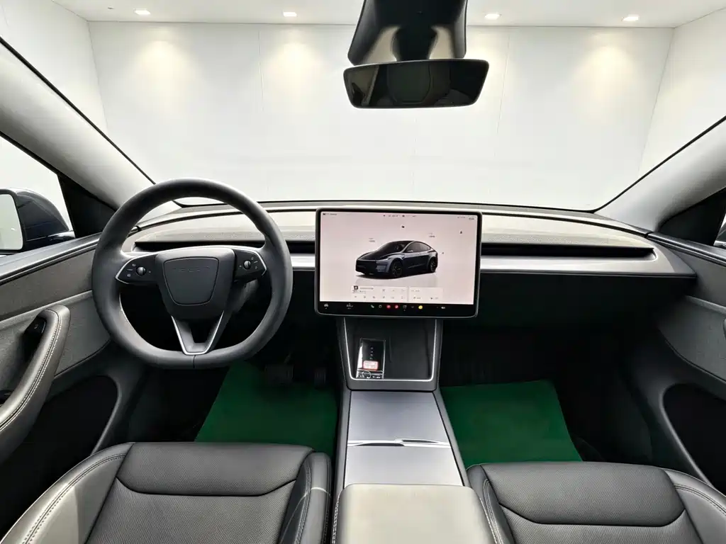 Tesla Model Y 2025 — фото 4