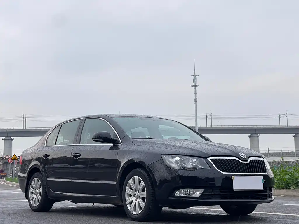 Skoda Superb 2015 — фото 3
