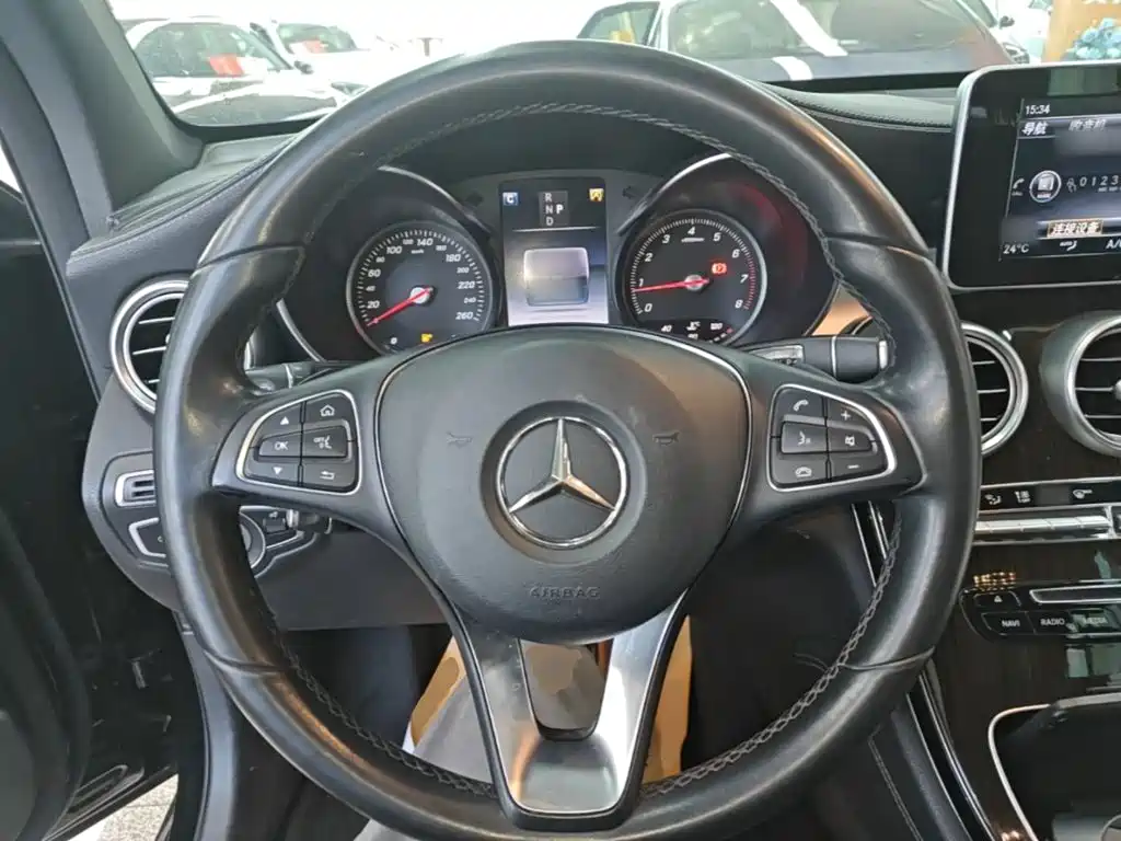Mercedes-Benz GLC 2019 — фото 11